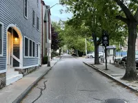 1-BR Condo in Downtown Newport! Steps to Thames St