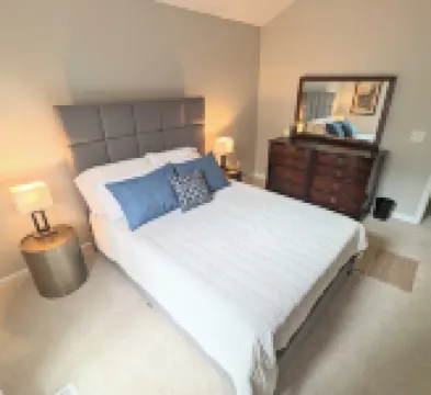 Spacious, modern, comfortable & 0.6 miles to everything in the Historic Village.