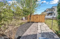 Beaver Street Retreat: Charming 2-bedroom townhome Hotel dekat North Wales Station