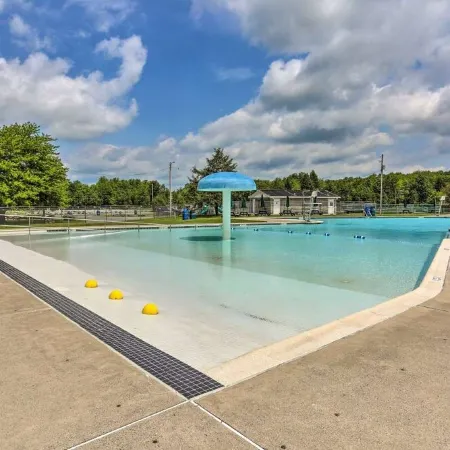 Serene Lakefront Retreat in Poconos: Beach, Pools, Gym, Fireplace & Pet-Friendly