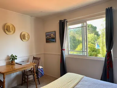 Pismo Beach / SLO / Beach just 2 miles away! Pet-friendly home with pizza oven.