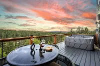 Mountain & Pond Views, Hot Tub, Loft+3BR, Stargazing, Kid + Dog Friendly