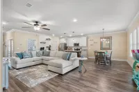 Salt water pool! AC & Heated game room! 3 Min to beach!2 King rooms