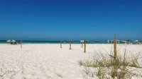 Private Beach Access - Siesta Key 2 BD/2Bath Condo - New Furnishings!