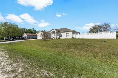 Escape to our stunning pool home retreat in Vero Beach, Florida!