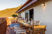 Topanga 3 bdrm/2ba mountain view home with huge deck.