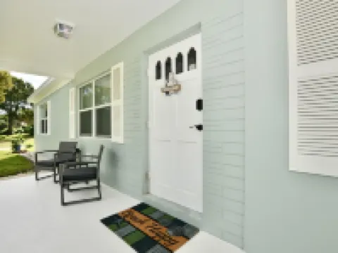 Driftwood Way~ No Checkout Chores Hotels in Jensen Beach