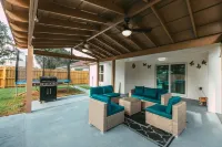 Cheerful 3 bedroom home with pool + grill Hotels in Polk County