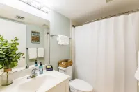 Beautiful Beachfront Apollo 6th floor….Ocean front Tranquil Sunset Views.