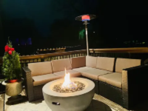 Welcome to Our Spacious 3,000 Sqft Home with a Main Floor Master. レネックサのホテル