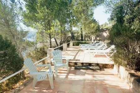 VILLA with stunning views and private access to Lake Esparron de Verdon