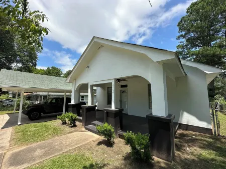 Hickory House - 4 Bedrooms - Sleeps Up To 8 Отели в г. Тексаркана