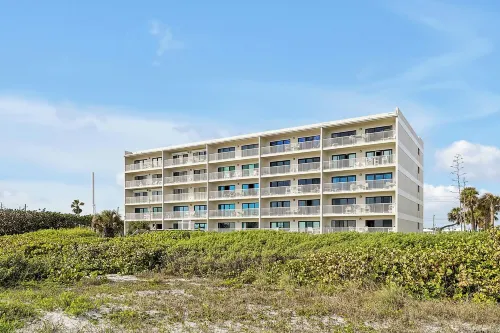 Family Beachfront Condo - Cocoa Beach Boardwalk - Pool