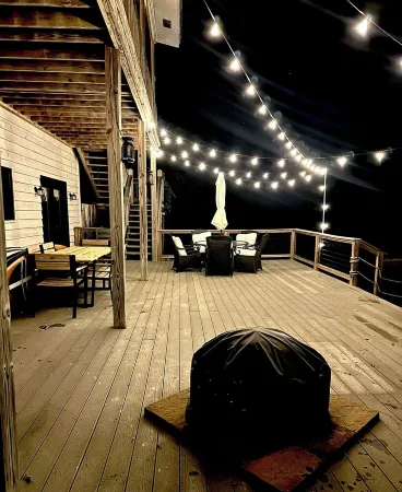 Waterfront Lakehouse Retreat!