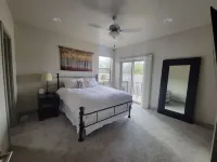New Modern Townhome 3bd, 3ba, 20min to Monarch Ski, Garage, Traeger