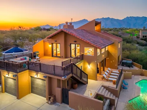 Desert Oasis: Heated Pool, Mini Golf, Hot Tub & Games