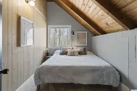 Rustic Chalet Retreat w/ Hot Tub