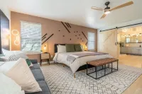 Hillside Artsy Retreat Game Room King Beds Hotels in Lago Vista