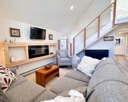 Brand New, Private Home w/ Nordic Hot Tub- Just 1/2 Mile to Jay Peak Resort Hotels in Jay