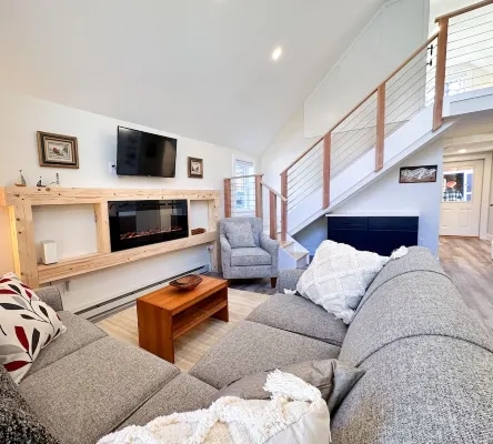 Brand New, Private Home w/ Nordic Hot Tub- Just 1/2 Mile to Jay Peak Resort