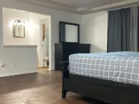 "Charming Escape: King & Queen Beds in a Quiet Neighborhood! Hotels in Titus County