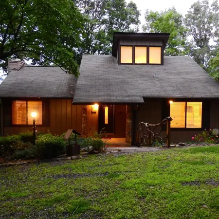 Cozy Bear Lodge on top of Casey's Mountain! - Great Location!!
