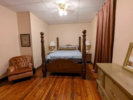 Stowaway Suites on the Avenue: Mt Laurel Suite