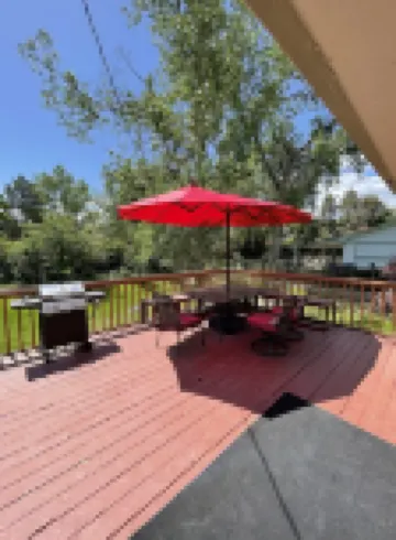 Cheerful 4 Bedroom Home - Back Yard/Game Room!
