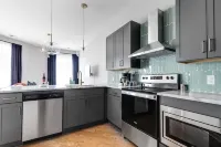 Super Walkable 2-bedroom w/ 5-Star Finishes!