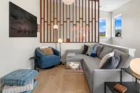 Modern luxury home, panoramic views!