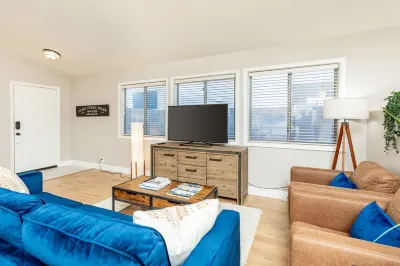 Golf and Backyard Getaway Hotels near Mesa Gateway Airport