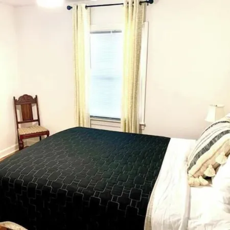 Bison Hall 4, No Cleaning Fee, Near Court Square