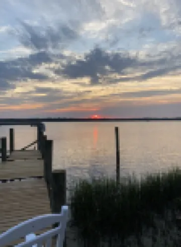 Waterfront Suite, Dogs Are Cool! No Pet Fee!