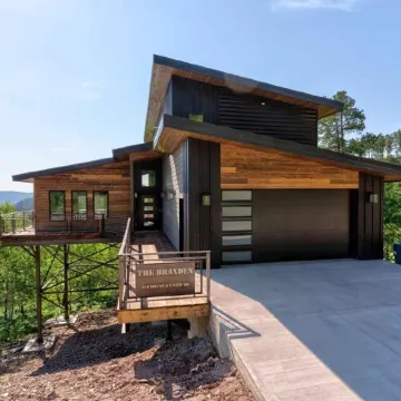 Spectacular stilted home with amazing views.