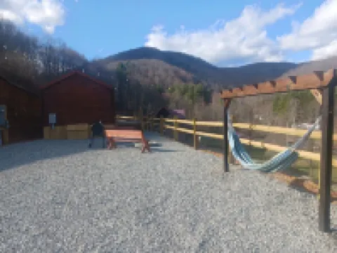 The Overlook Cabin near Grayson Highlands - Arcade & Theater