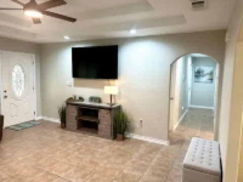 Charming 4beds/2bath Entire Home