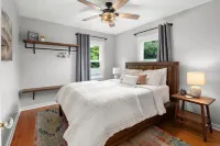 Walk to Wineries & Restaurant’s!