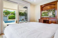 Private Luxury Villa in Kihei. Just moments walk to the beach. 10/10 reviews!