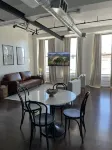 Spacious Loft in Historic Baggs Square