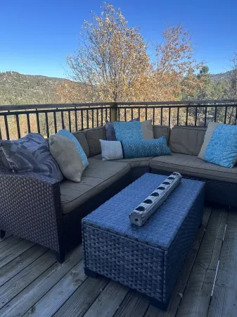 Cabin with Spa and Arcades 7 mins to Ski Resort