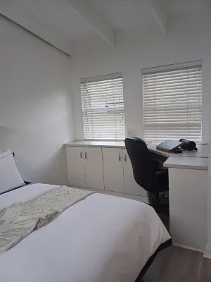 Cosy 2 bedroom apartment in a prominent area of East London Nahoon Hôtels à : 