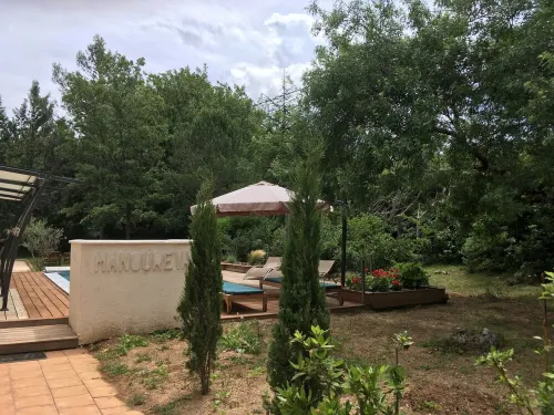 Villa with Swimming Pool, Large Terrace, All Comfort, Enclosed Garden, Calm.