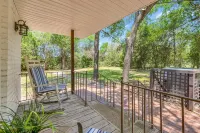 The Wildflower- Peaceful Retreat/7 Miles to Magnolia/Downtown Waco Hotels in McLennan County