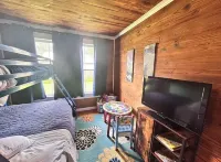 Downtown Ponchatoula Historic Home away from Home