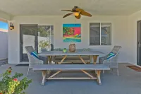 DESERT HOUSE- Pool, Mountain Views, Nr. Hiking Biking trails. 3BR-2Bath064535