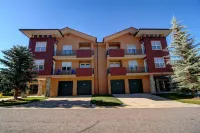 Riverfront Condo with Amazing Ski Slope Views overlooking the Fraser River!