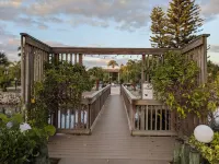 1st floor Ft. Myers Davis Lake Condo, minutes to Sanibel and Fort Myers beach