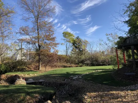 Cozy Carriage House on a Private Historic Estate- one of a kind American gem Отели рядом с достопримечательностью «Crown Plaza»