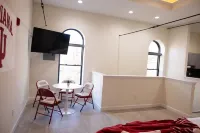 Hoosier Suite Downtown Bloomington on the Square