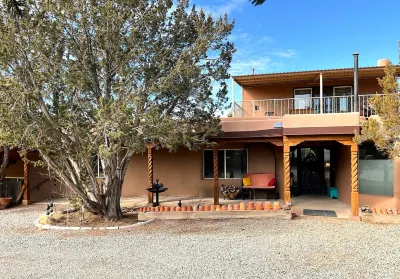 Spacious Studio Retreat in Santa Fe/5 Miles to Plaza SWAN 공원 주변 호텔